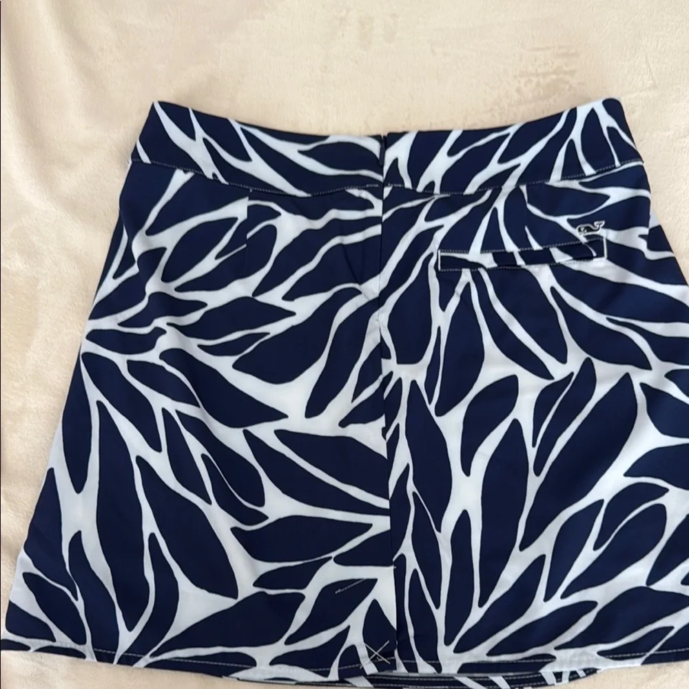 Vineyard Vines Navy& White skirt - Picture 3 of 5
